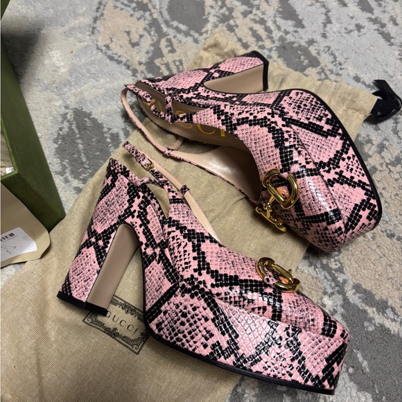 New Gucci High heel pump Pythons Calf Print Leather Wild Rose 723837 - Picture 3 of 10